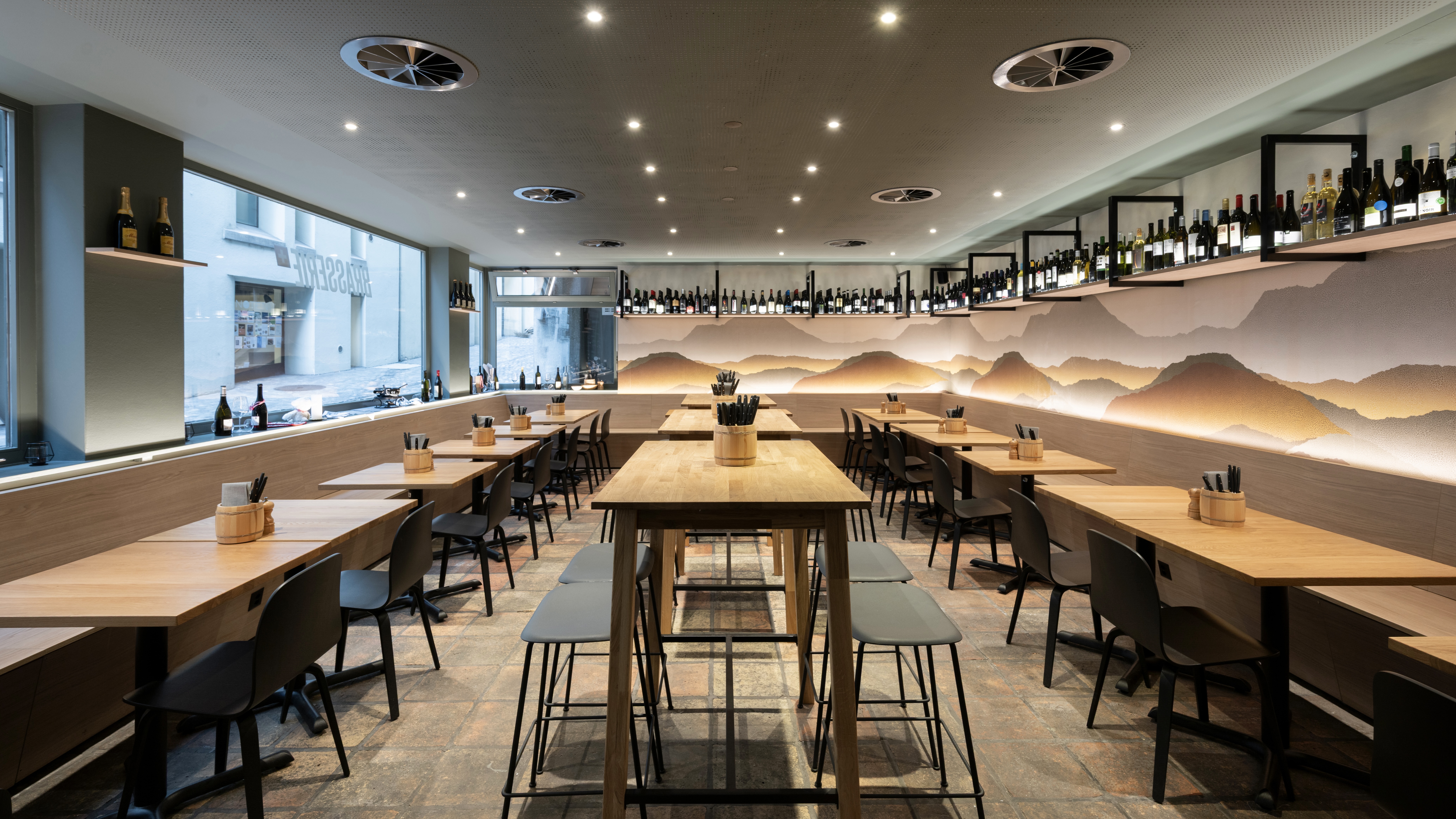 Les Baravins.ch Brasserie Suisse, Umbau Restaurant, Innenarchitektur mit Bauleitung